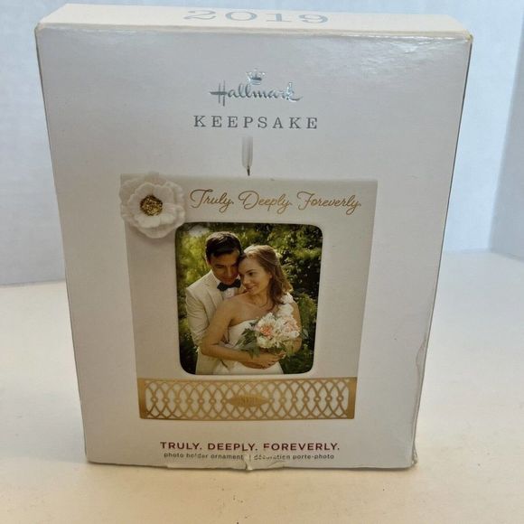 Hallmark Keepsake 2019 Wedding Porcelain/Metal Photo Frame Christmas Ornament - Picture 1 of 6